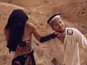 阿拉伯女郎在沙漠與大屌激情